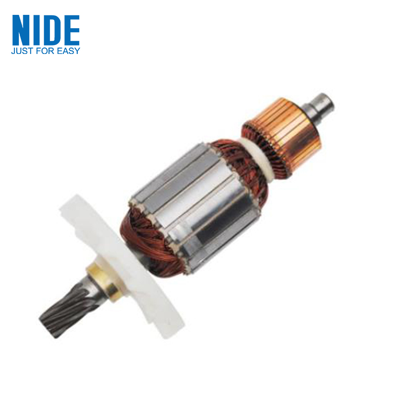 Ọdịiche dị n'etiti Armature na Commutator